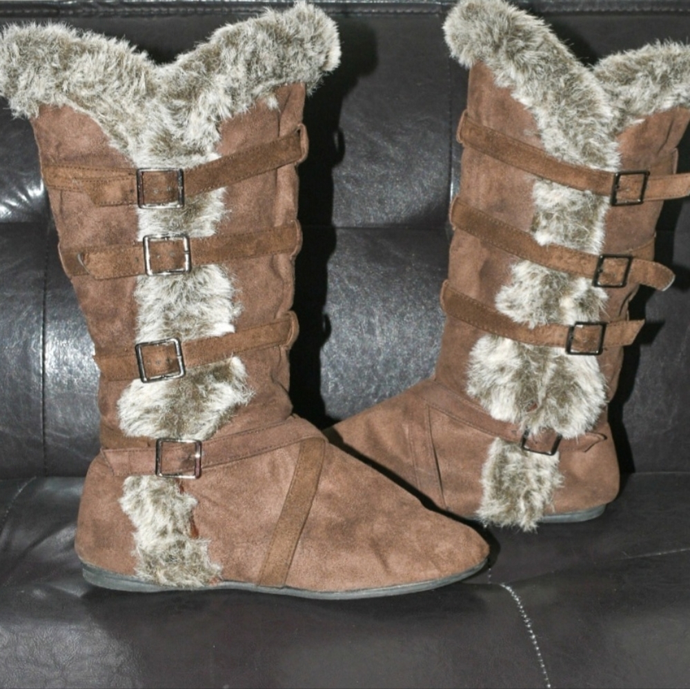 Brown fax fur accent boots